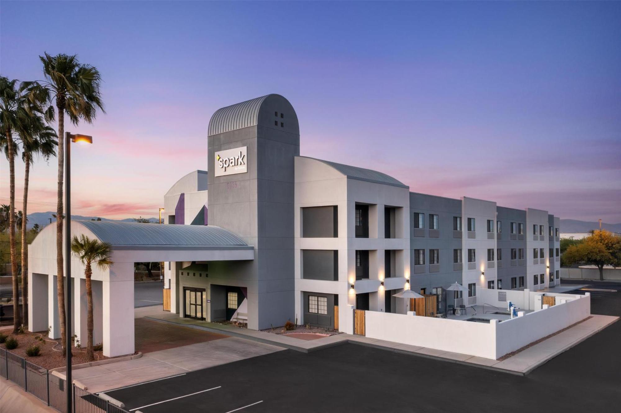 Spark By Hilton Airport 3*