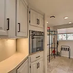 Catalina Foothills, Tucson Valley Hub With View
