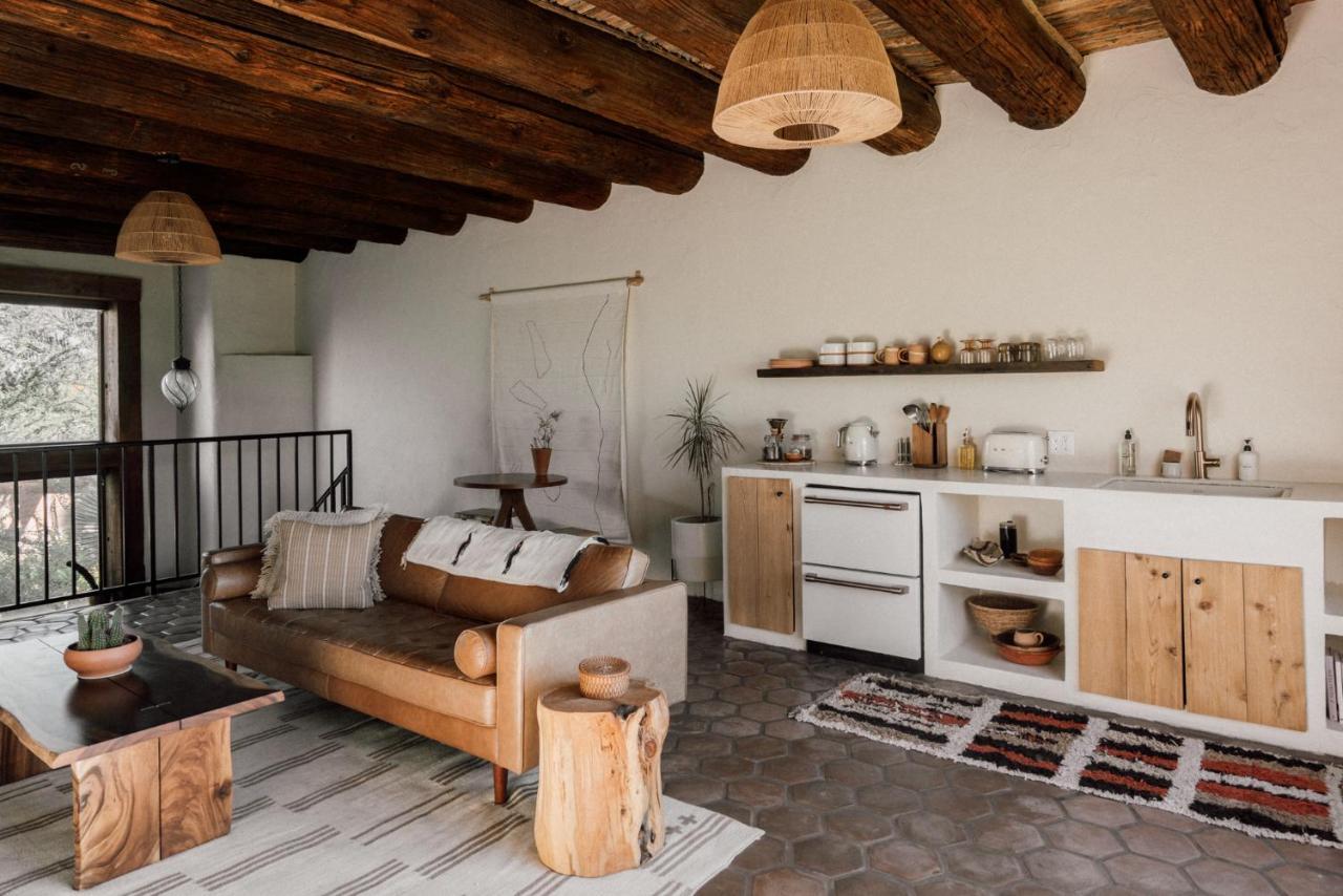 The Jth Hotel Avra