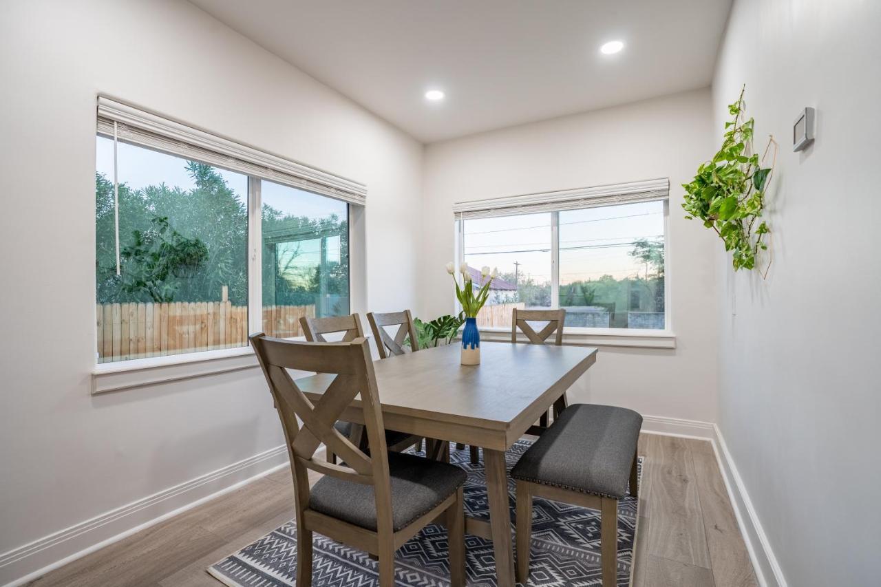 Fresh Bungalow Next To Uarizona! Holiday home