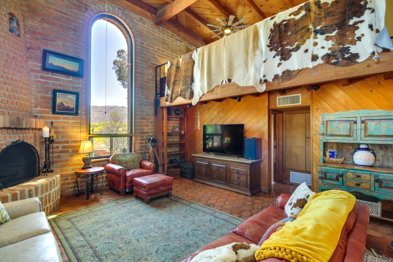 Eclectic Vacation With Pool! Holiday home *