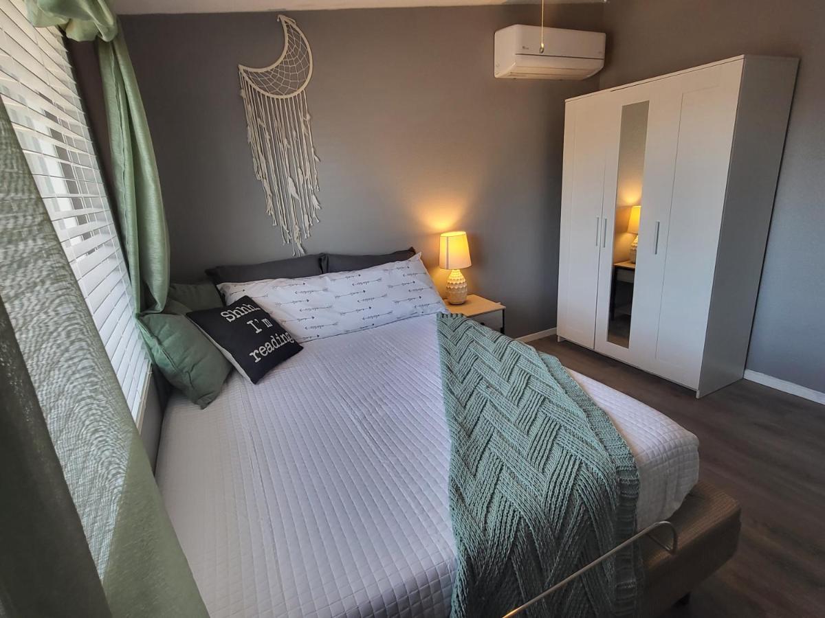 Charming Oasis In The Heart Of Sunnyside, Holiday home