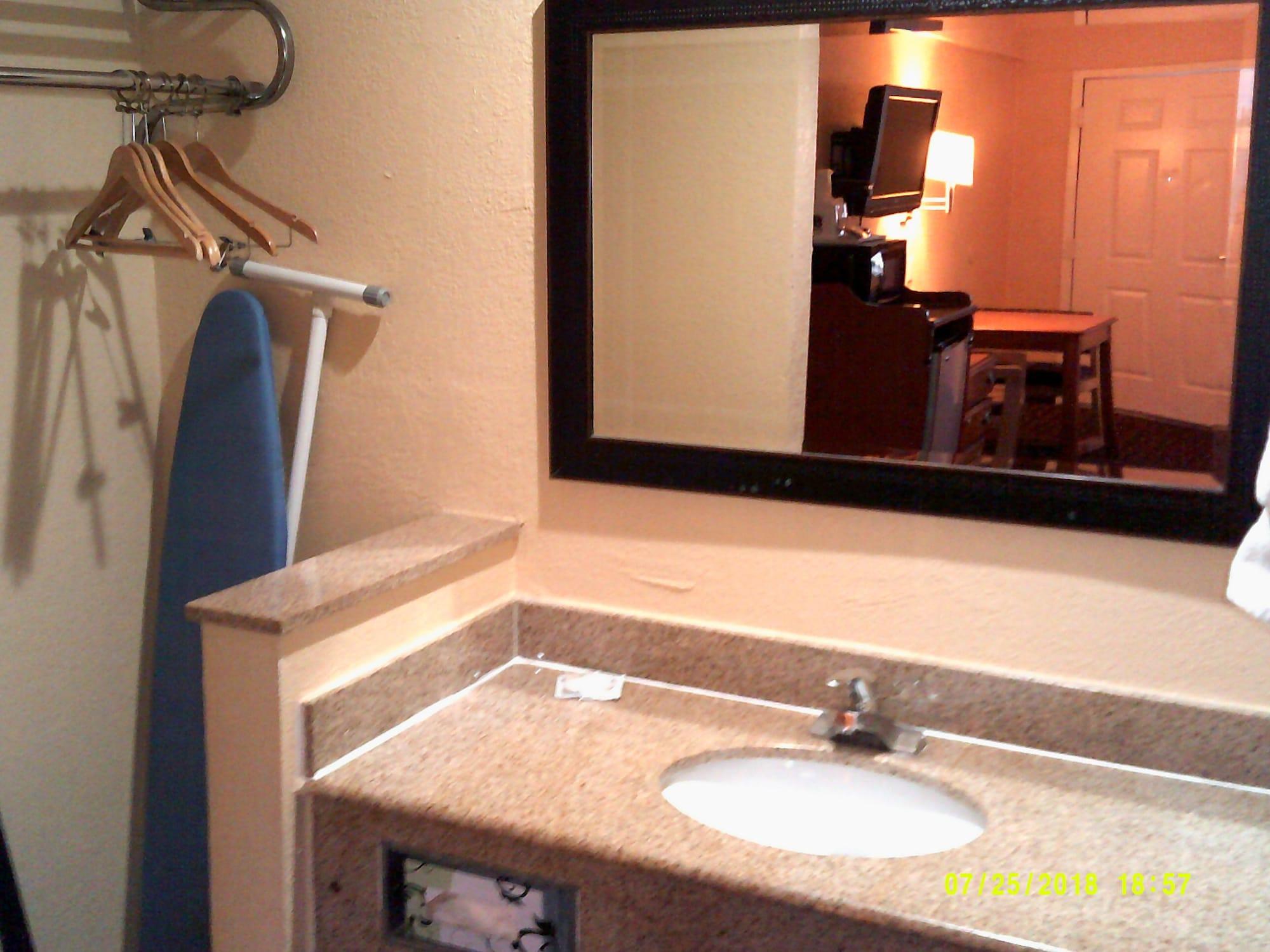 Hotel Super 8 By Wyndham Downtown Convention Center