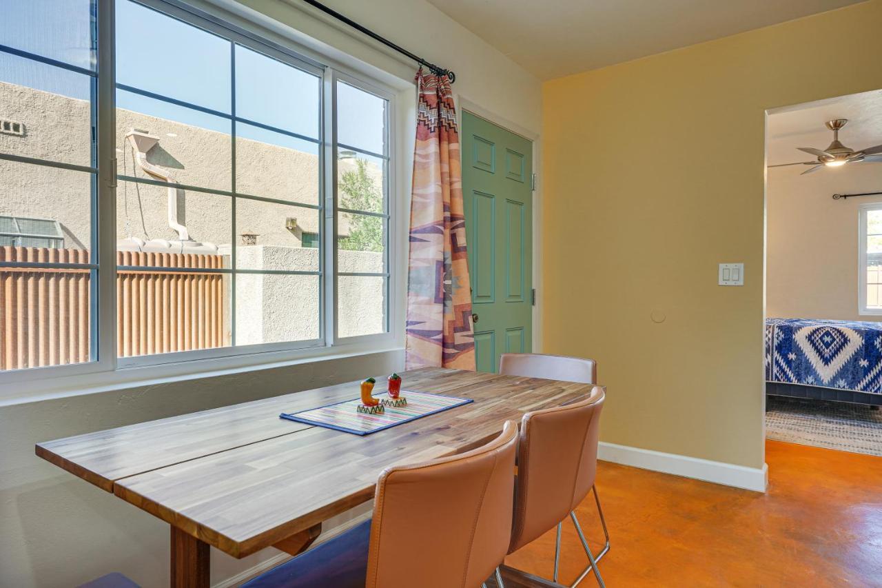 Ideally Located Townhome 2 Mi To Downtown!