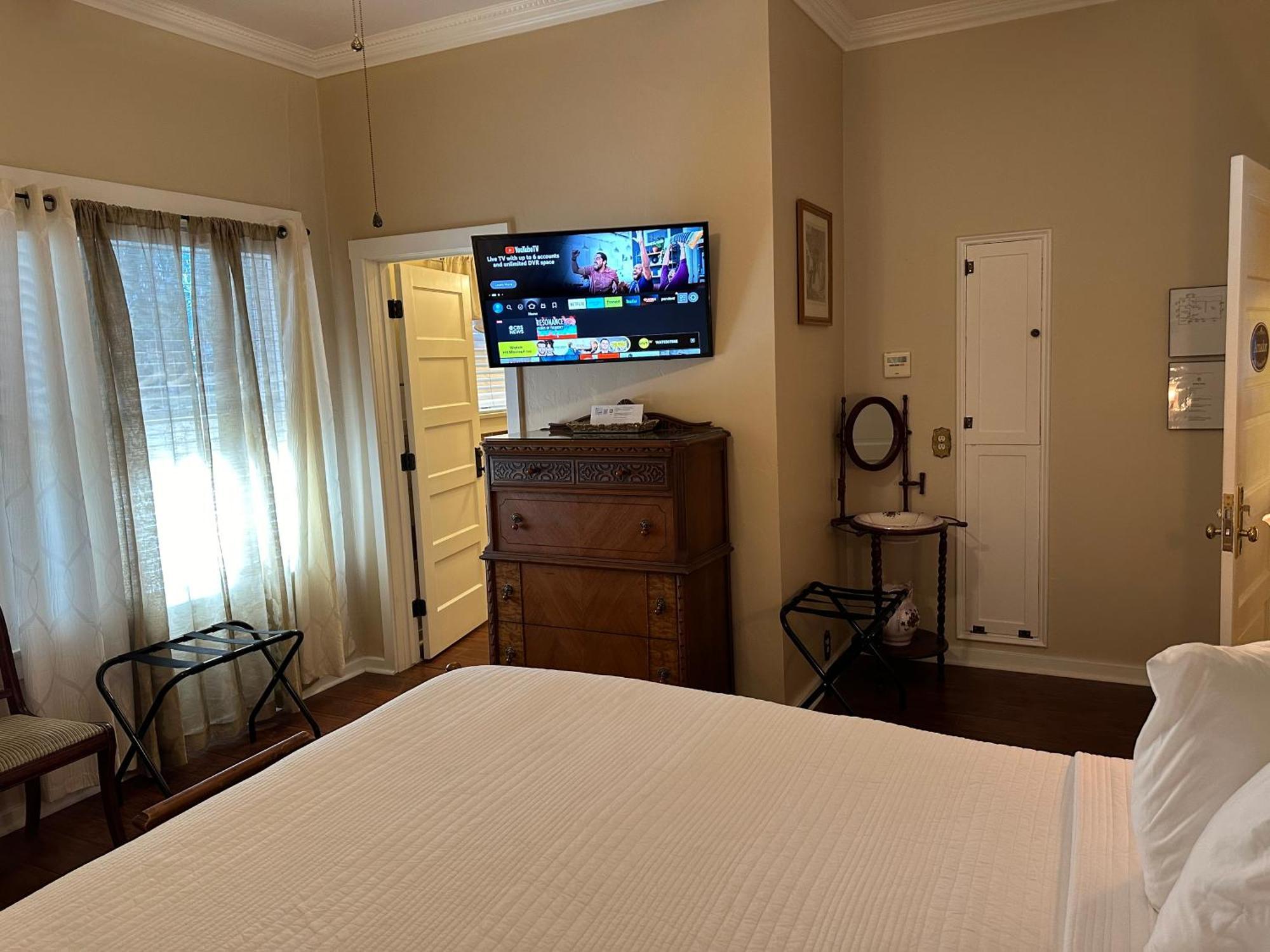 El Amador Downtown Hotel