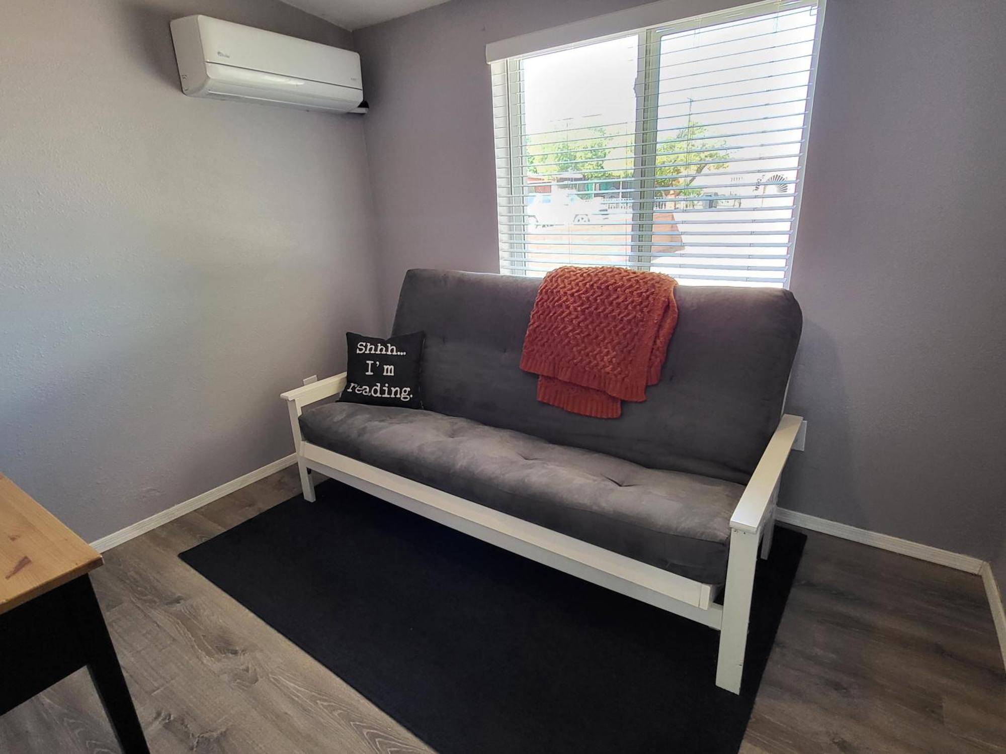 Charming Oasis In The Heart Of Sunnyside, Holiday home