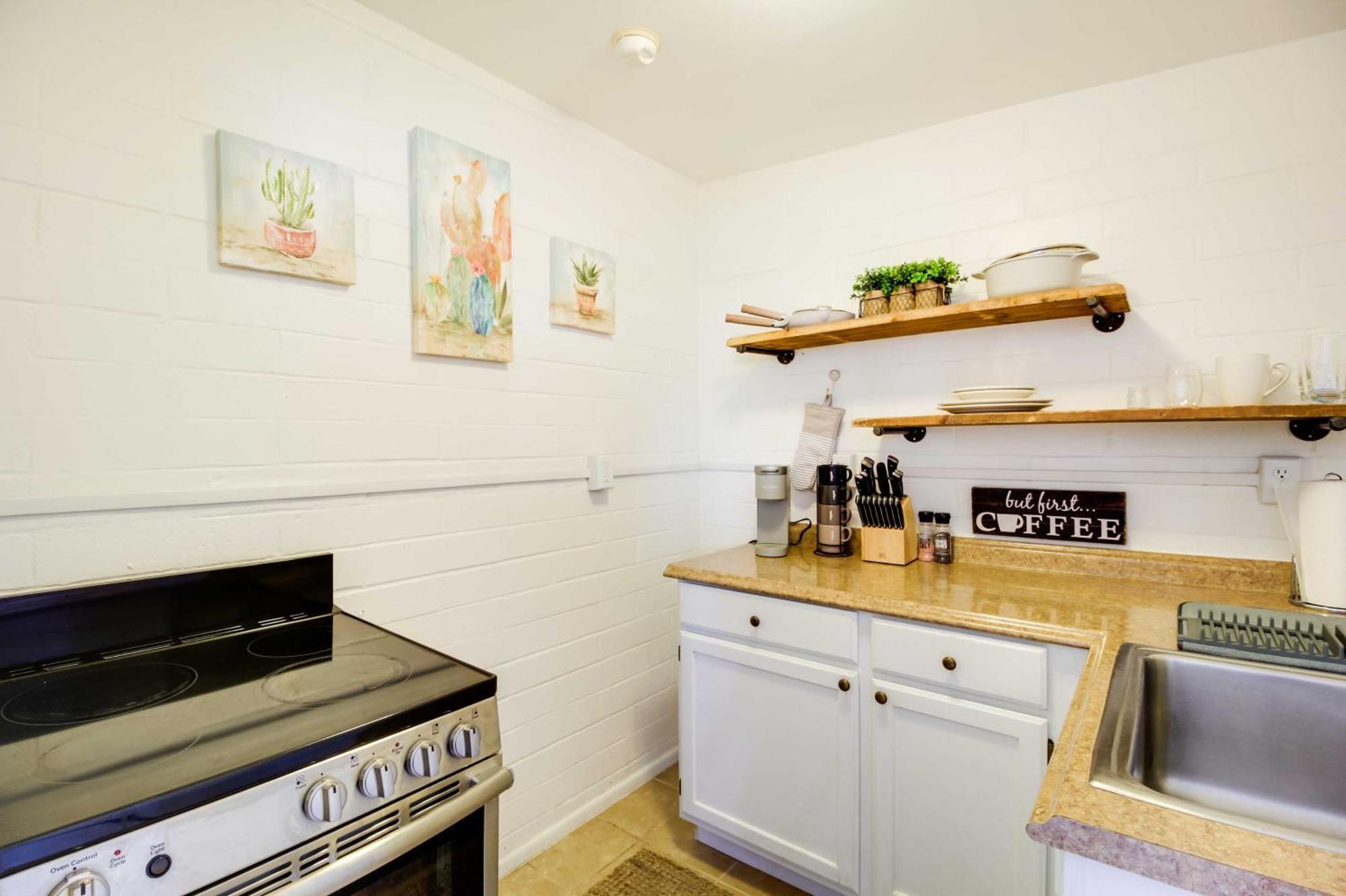 Adorable With Gas Grill And Wifi! Apartment *