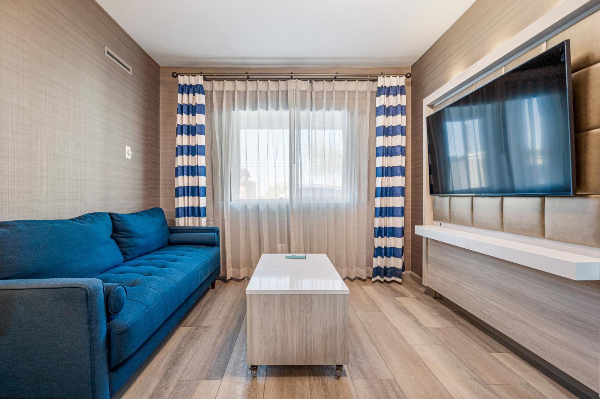 Hotel 3 Palms North Foothills Casas Adobes