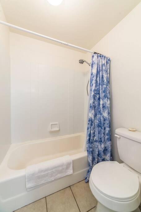 Bright Eastside 2bd-2ba Retreat With Pool & Parking - Summer Rates! * Tucson