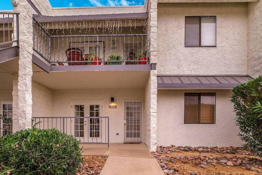 Bright Eastside 2bd-2ba Retreat With Pool & Parking - Summer Rates!