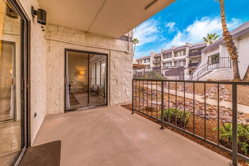 Bright Eastside 2bd-2ba Retreat With Pool & Parking - Summer Rates! *