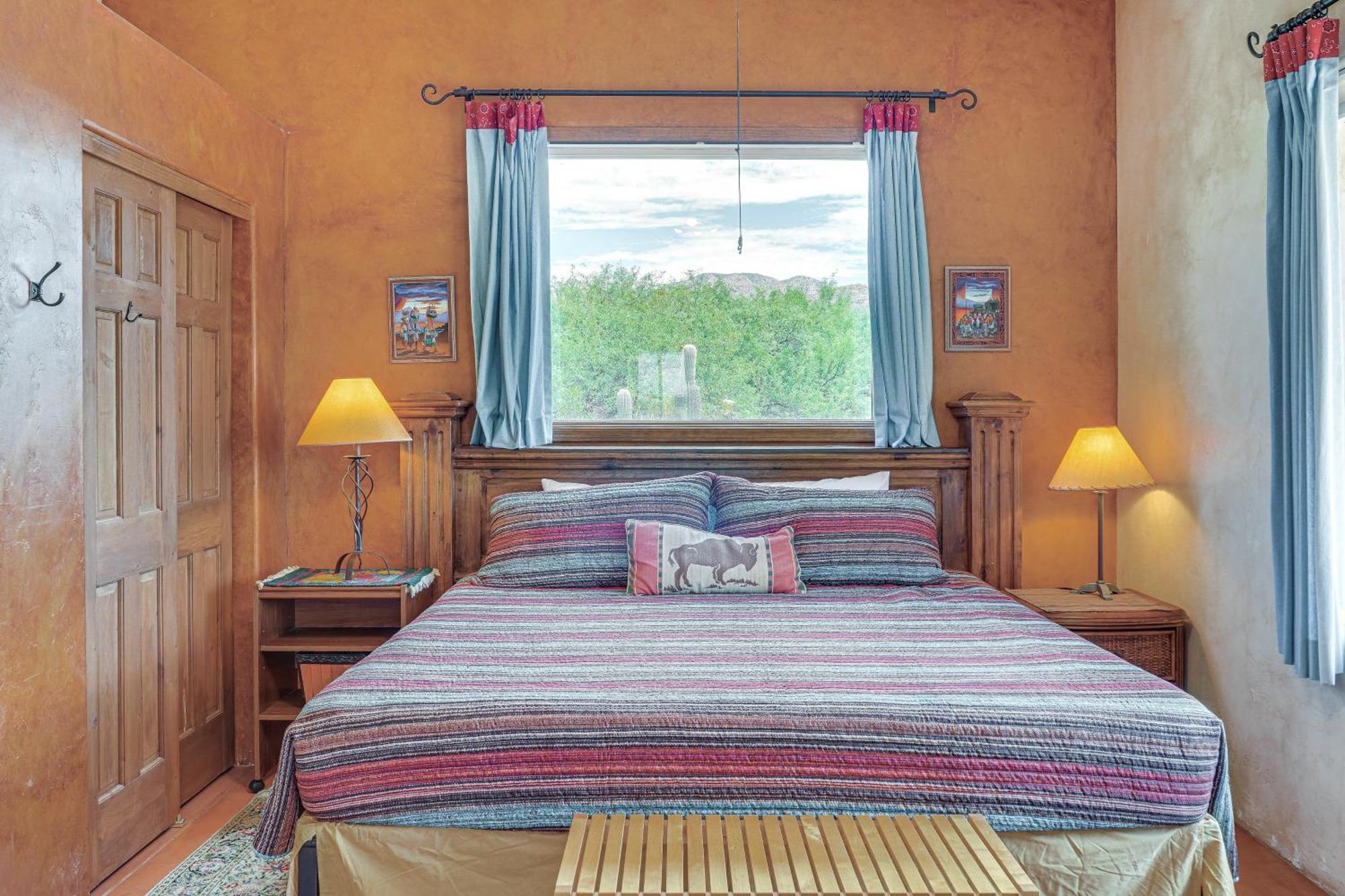 Chic Casita With Deck And Panoramic Views! Holiday home Tucson