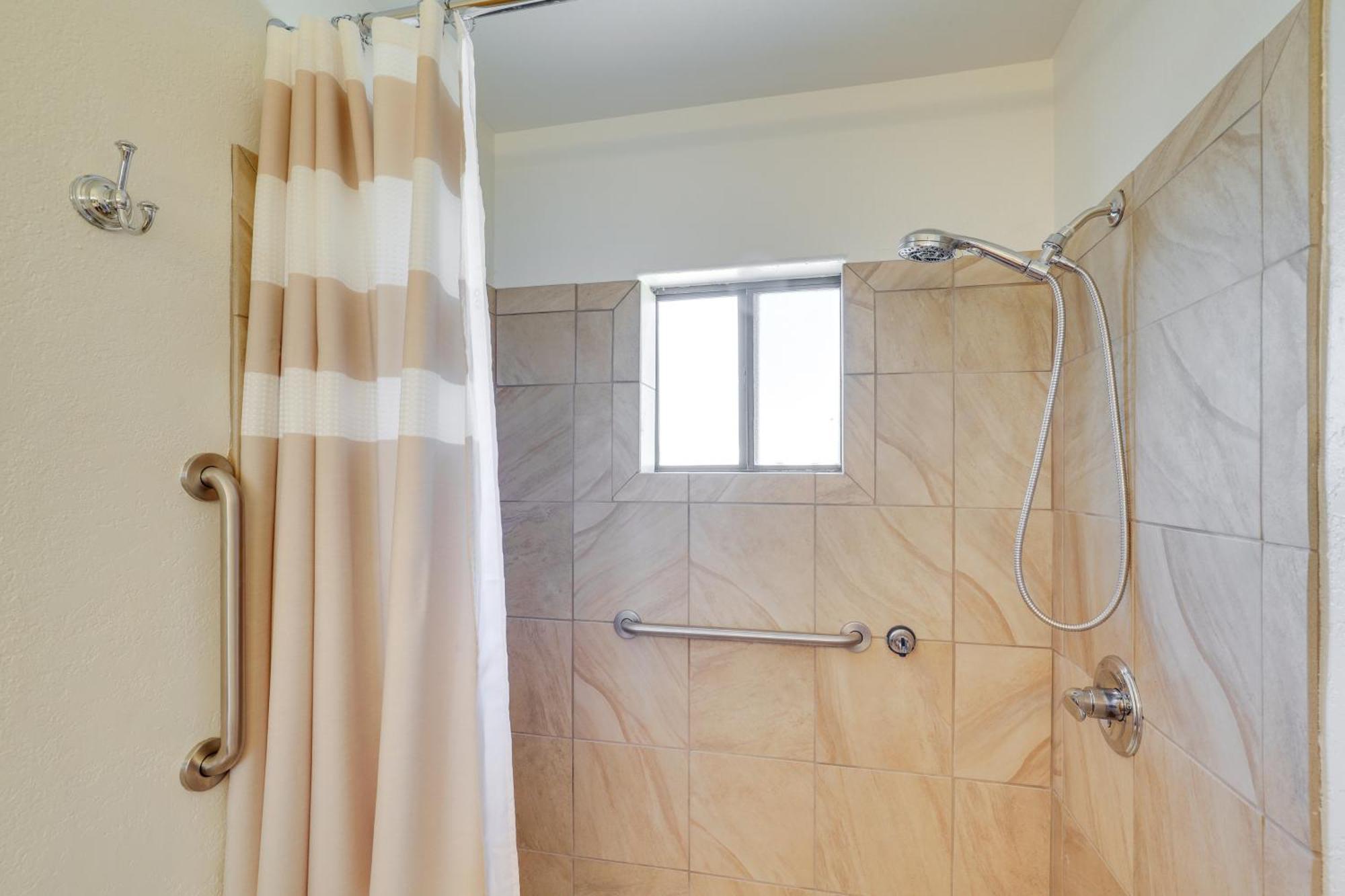 Bright With Patio By Rillito River Path! Holiday home