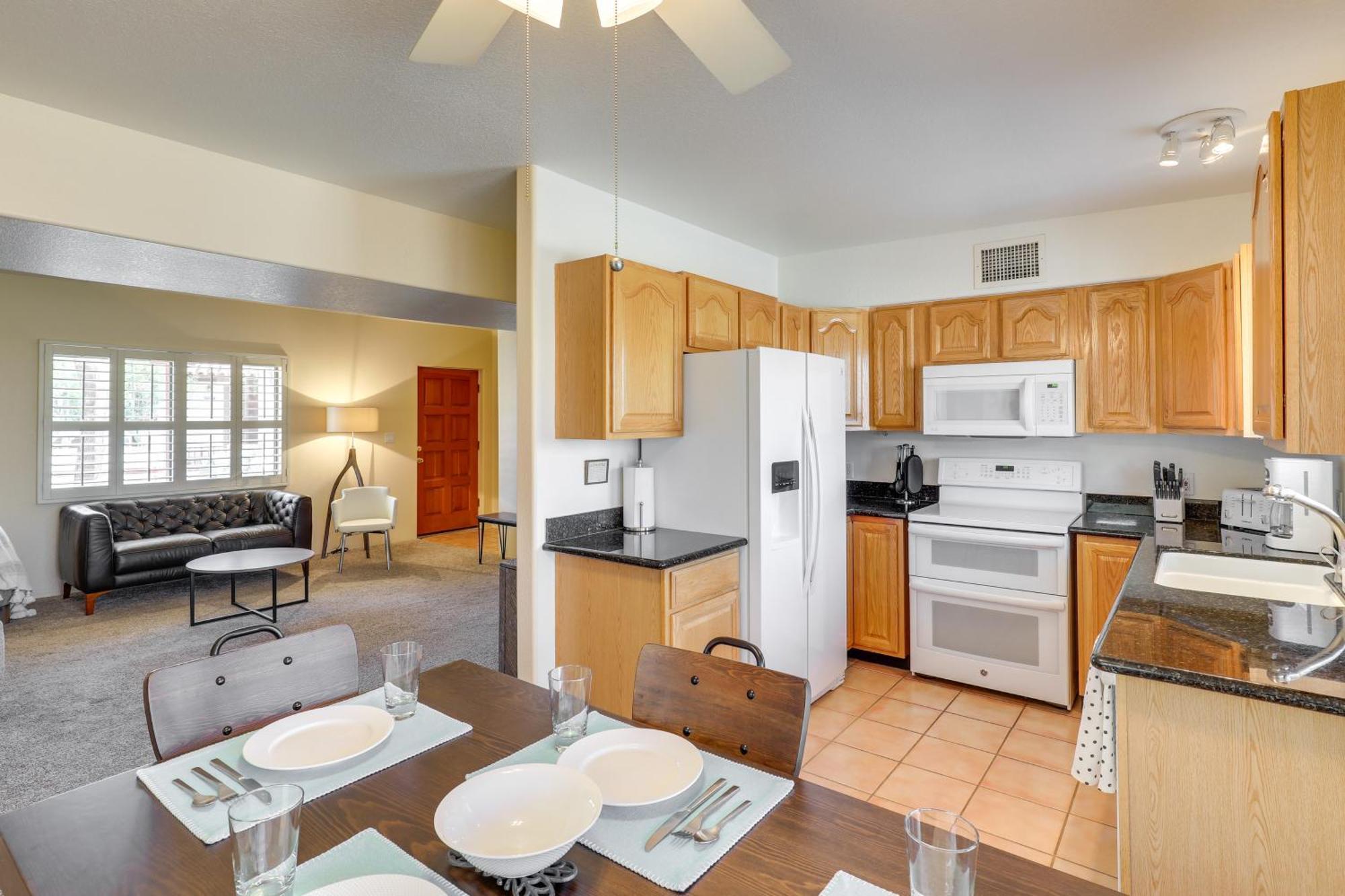 Bright With Patio By Rillito River Path!