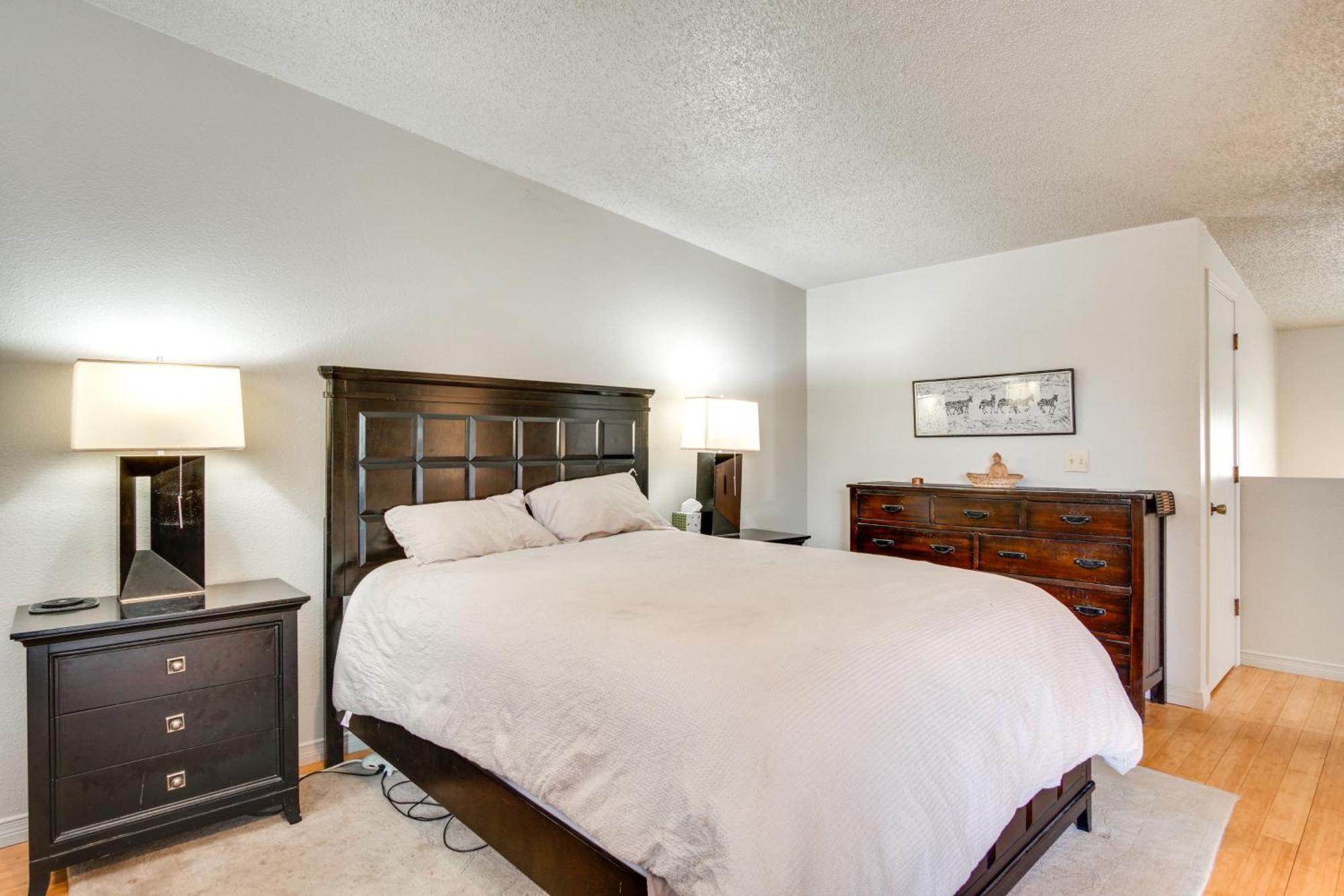 Pet-friendly Townhome With Pool Access! Holiday home