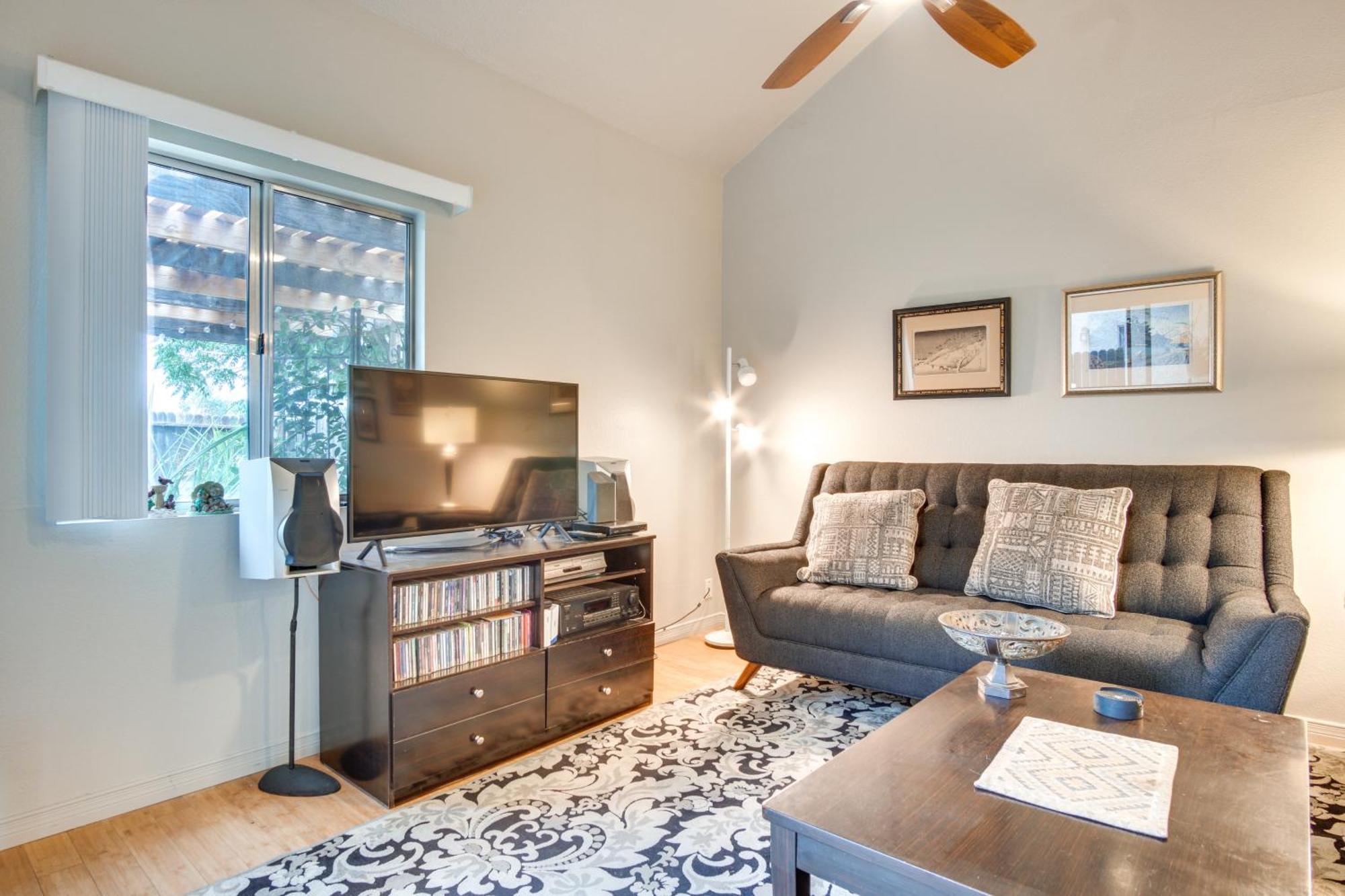 Holiday home Pet-friendly Townhome With Pool Access!