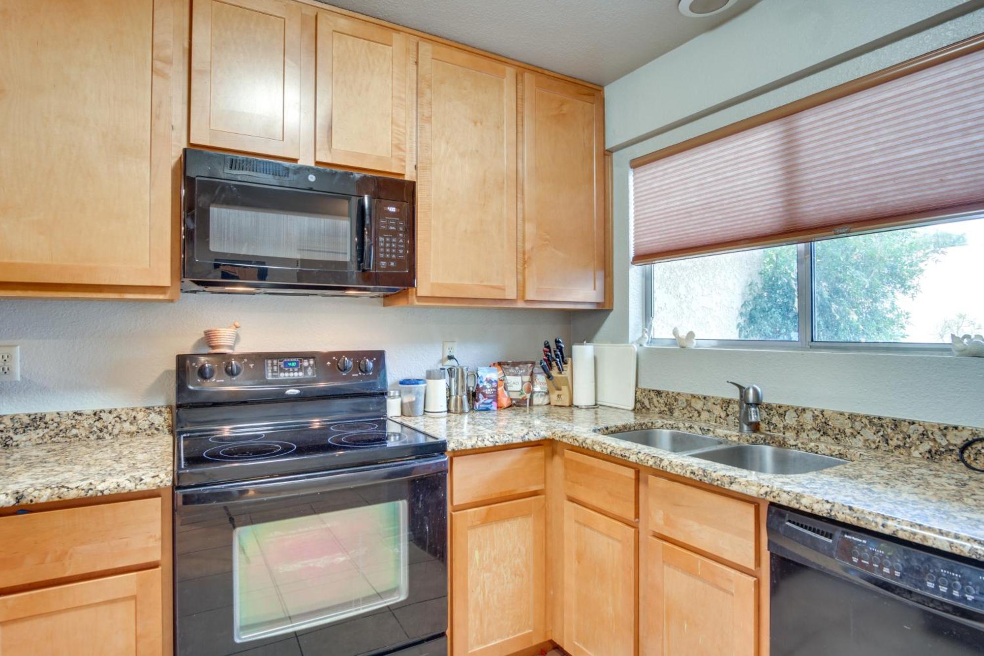 Pet-friendly Townhome With Pool Access! Holiday home *