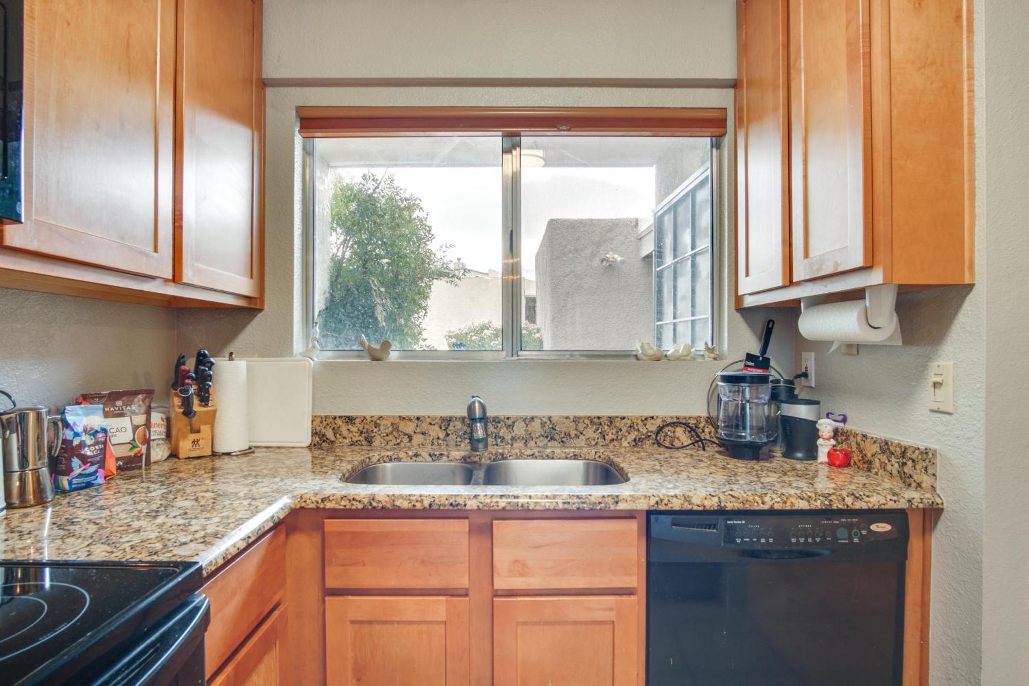 Holiday home Pet-friendly Townhome With Pool Access! Tucson