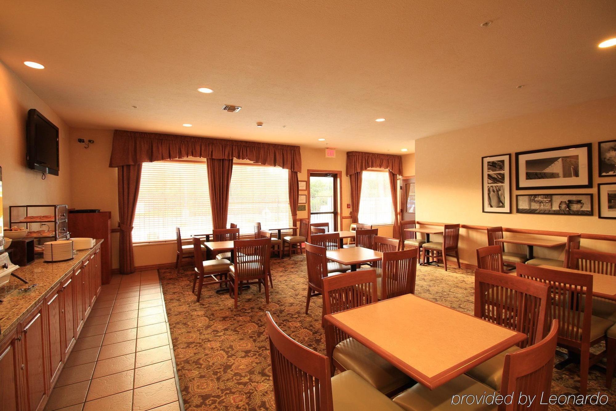Country & By Radisson, Airport, Az Hotel