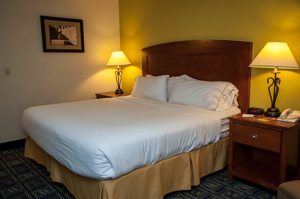 Express Tucson-airport By Ihg Hotel Tucson