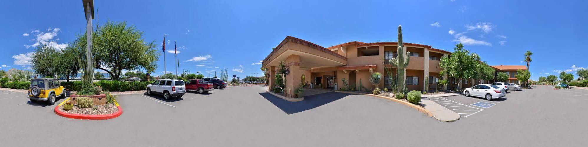 Hotel 3 Palms North Foothills Casas Adobes