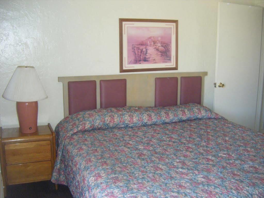 Copper Cactus Motel 2*