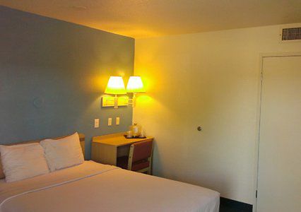 Super Motel *
