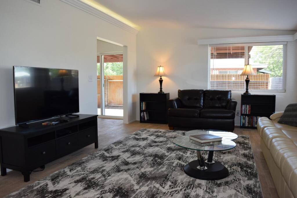 Apartment Modernized Red Brick Beauty