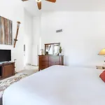 La Paloma Executive