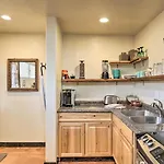 Pet-Friendly Tucson Casita Shared Hot Tub And Porch