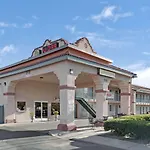 Super 8 By Wyndham Tucson Downtown Convention Center