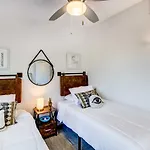 Stylish Tucson Home With Patio And Private Pool!