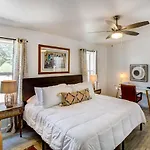 Stylish Tucson Home With Patio And Private Pool!