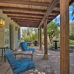 Tucson Casita With Fenced Yard And Desert Views!