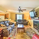 Pet-Friendly Tucson Home With Heated Pool And Hot Tub