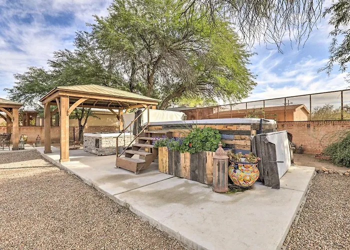 Pet-Friendly Tucson Casita Shared Hot Tub And Porch