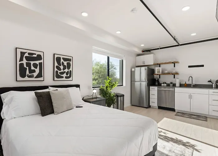 Cozy Studio 5Points, Steps From Dt, Mins From Uofa