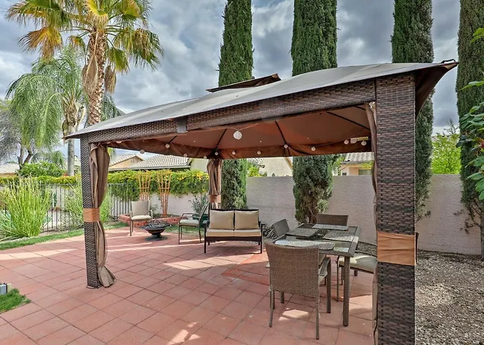 Tucson Getaway With Yard, Pool, Hot Tub And Gas Grill!