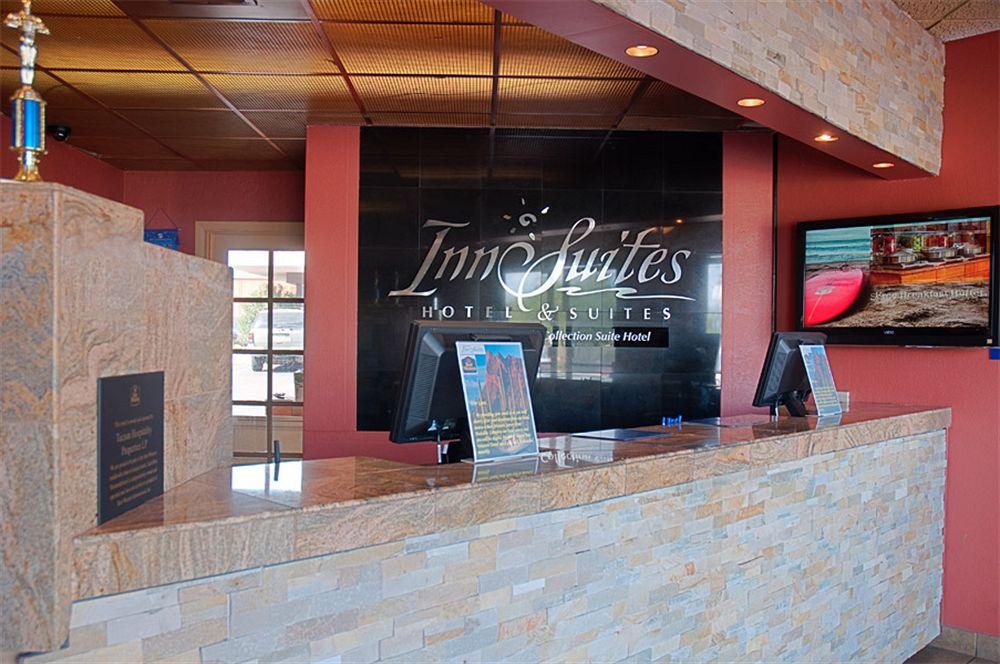 Western Innsuites Foothills & 3* Casas Adobes