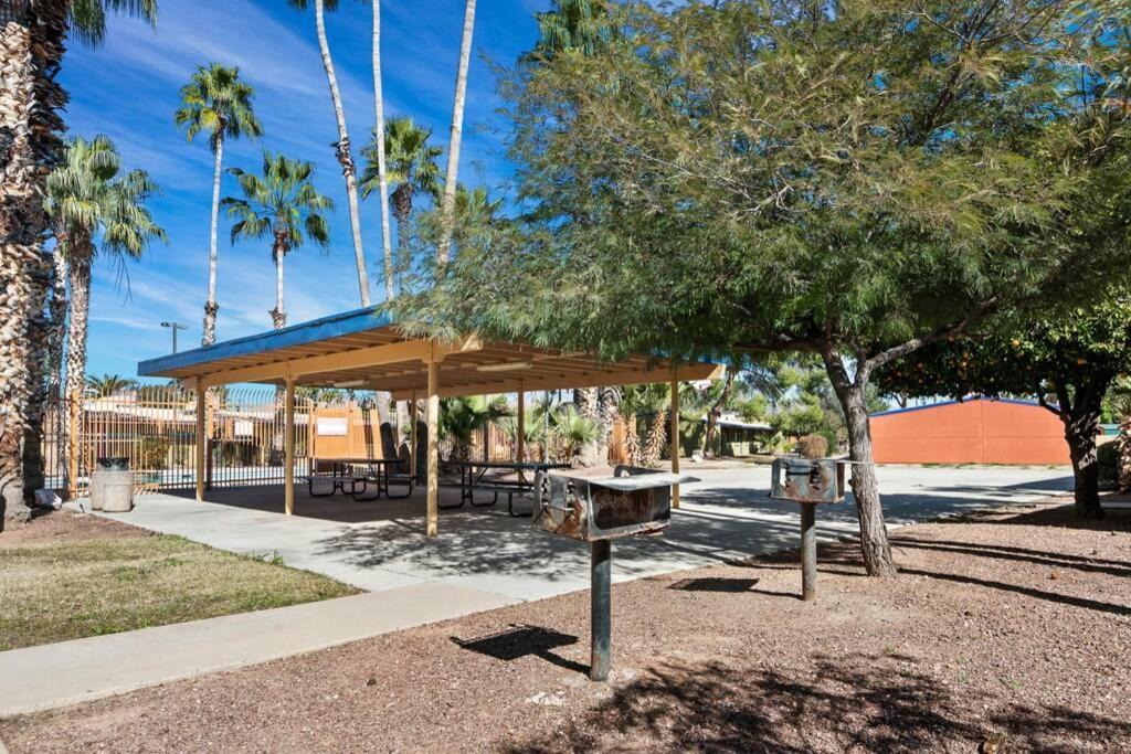 Sunset Foothills 2br/1ba Condo; Mins To Uofa,hiking,&food * Tucson