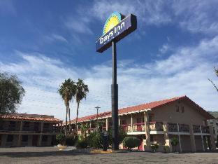 Days By Wyndham Center Hotel