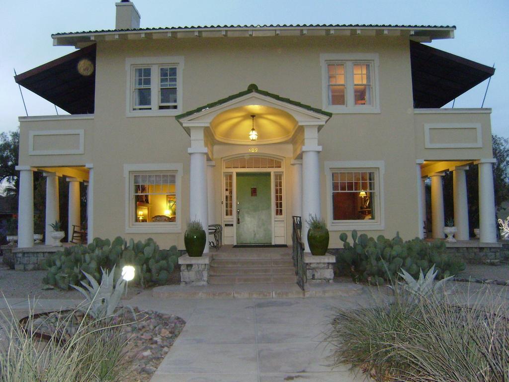Catalina Park Bed & Breakfast 3*