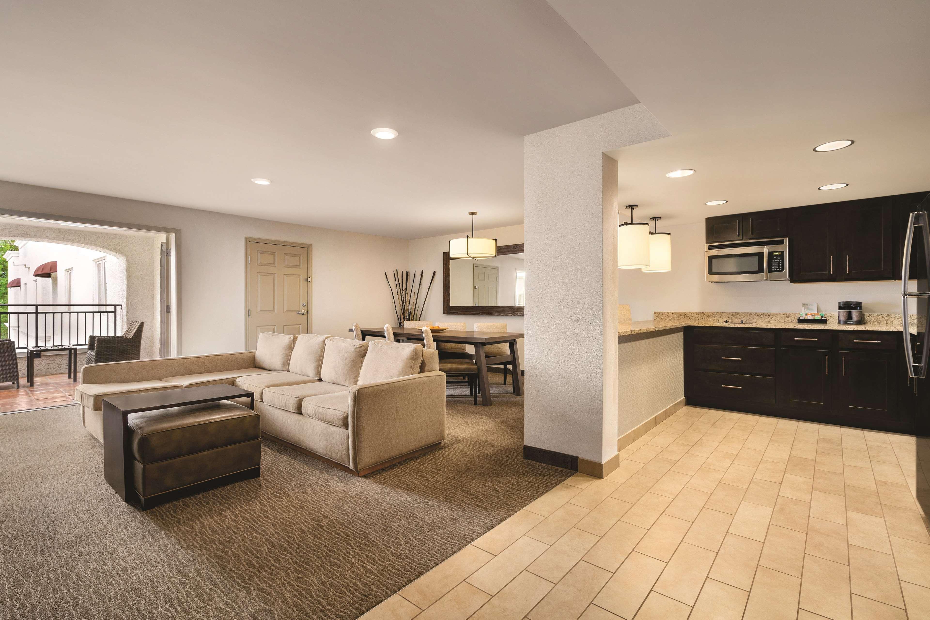 Homewood St. Philip's Plaza Hotel Tucson