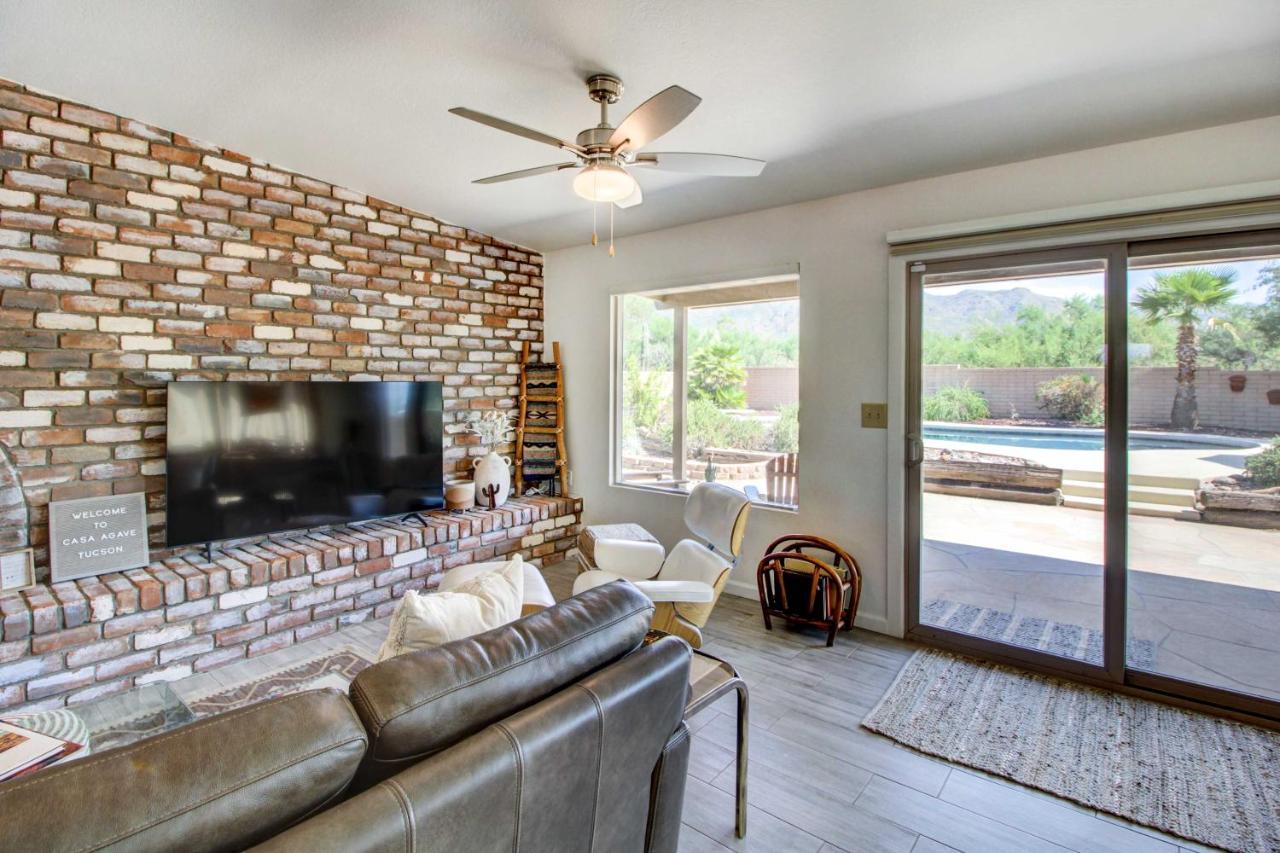 Stylish With Patio And Private Pool! Tucson