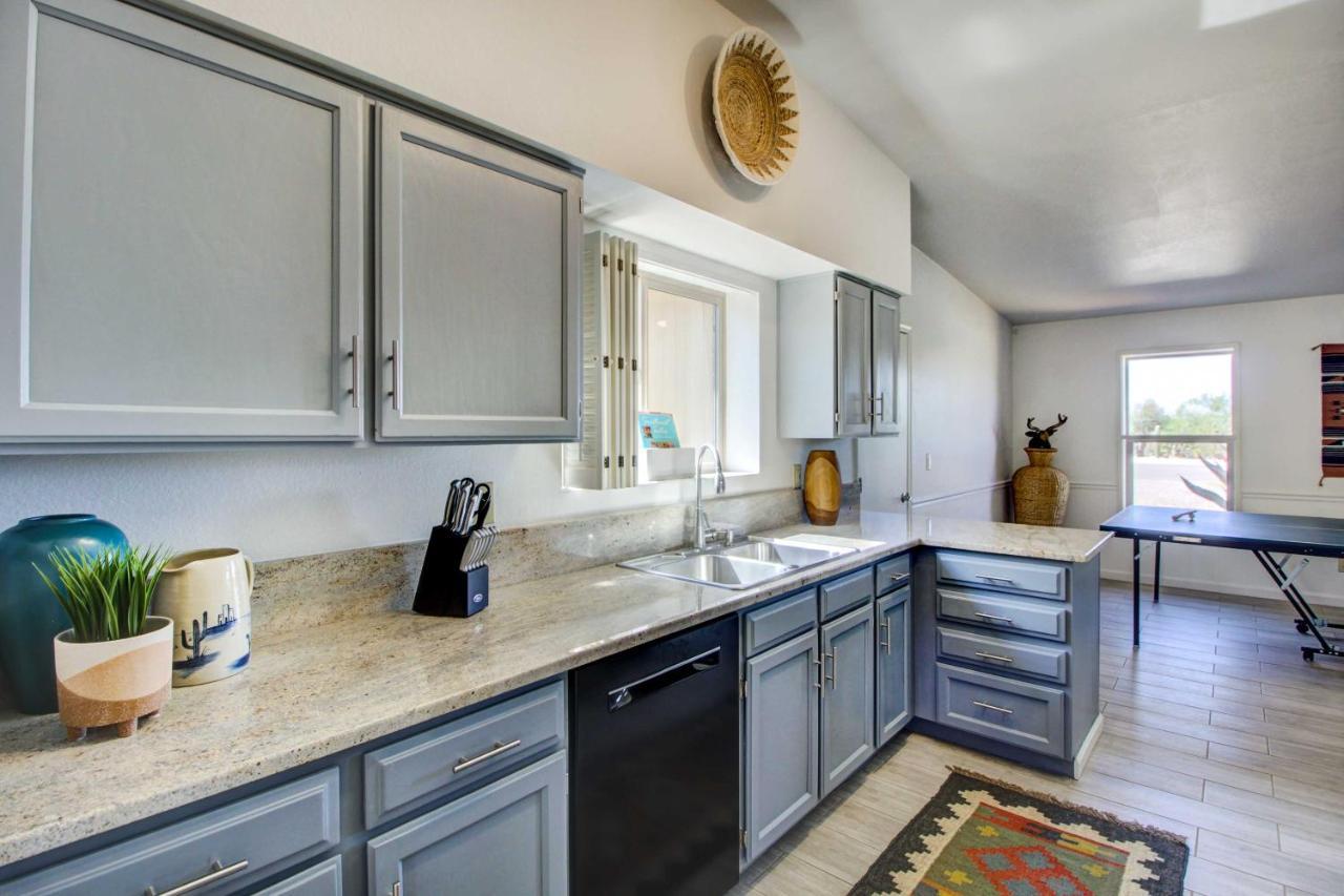 Stylish With Patio And Private Pool! *
