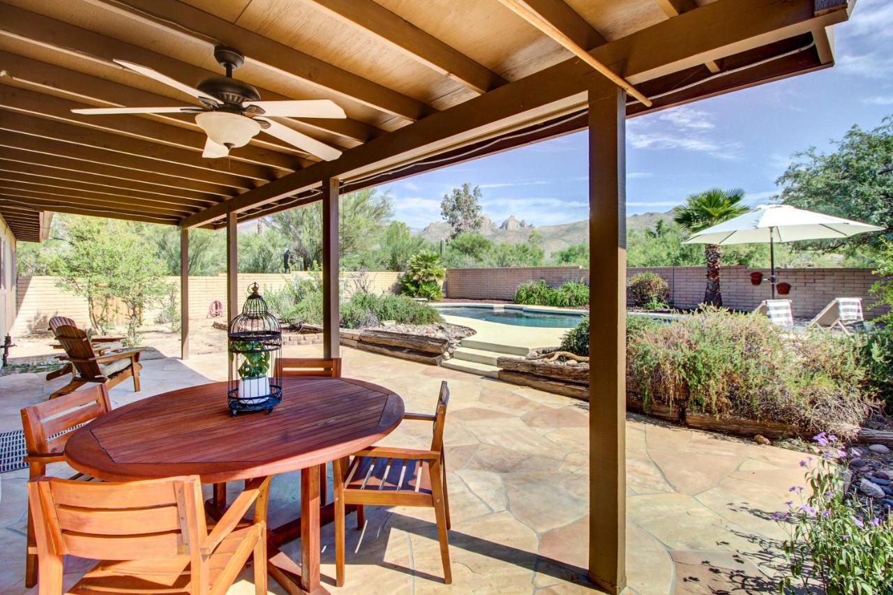 Stylish With Patio And Private Pool! Holiday home