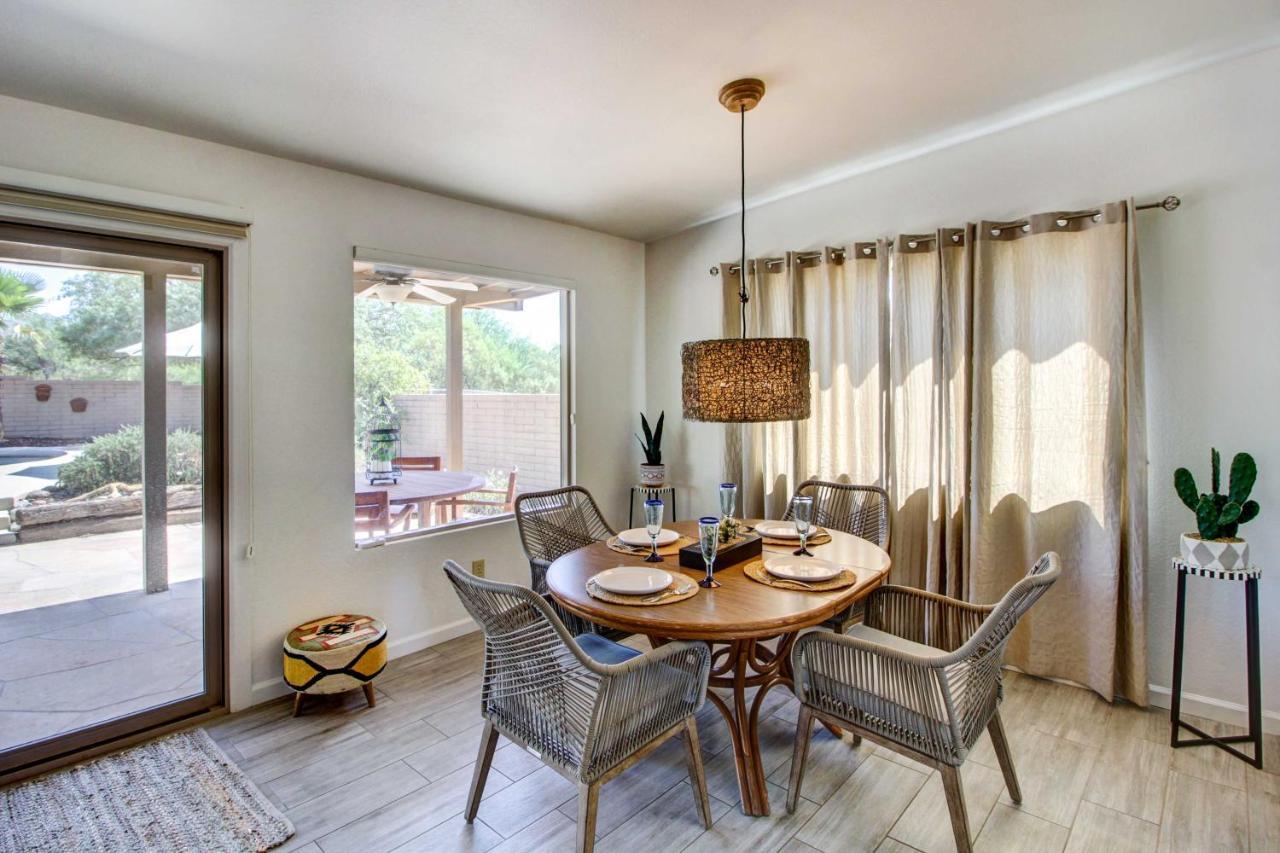 Stylish With Patio And Private Pool! Holiday home *
