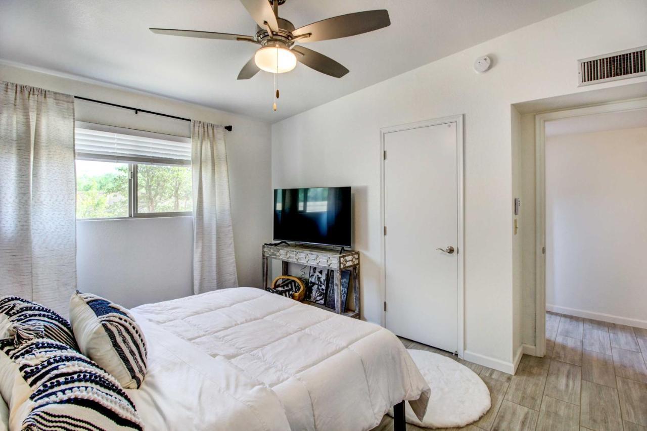 Stylish With Patio And Private Pool! Tucson