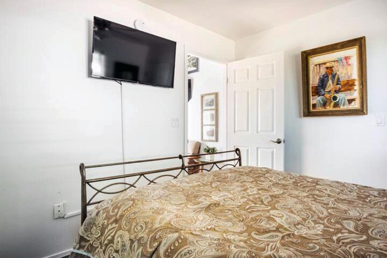 Family Fun Vacation, Heated Pool, Gameroom, Sauna Holiday home Tucson