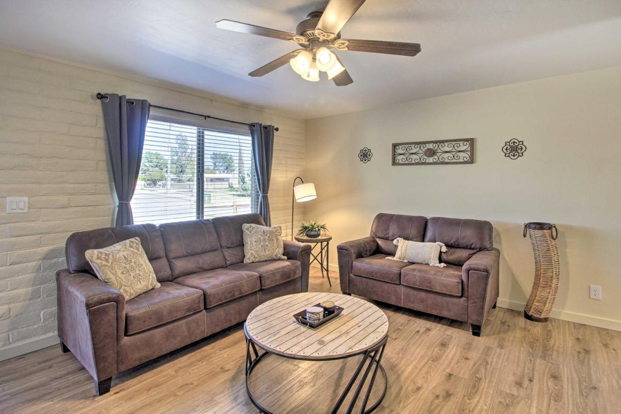 Holiday home Bright And Sunny Hideaway With Backyard! Tucson